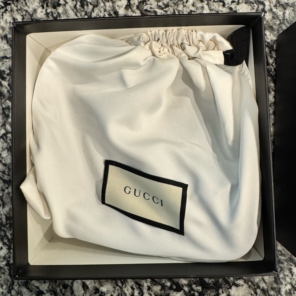 Gucci Black Leather Belt with Gold Snake Buckle - Picture 4 of 5